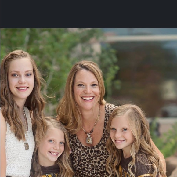 Meet your Posher, Wendi - Picture 1 of 1